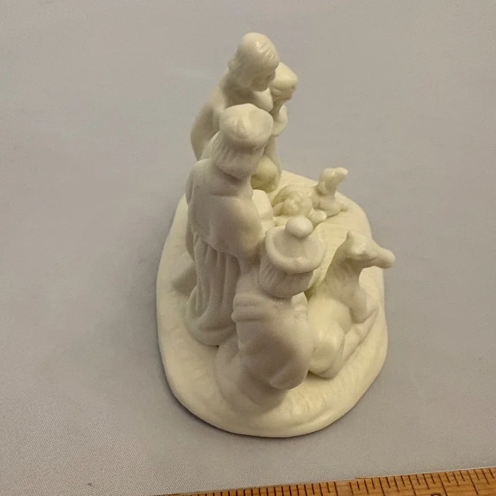 Vintage Nativity Scene Set Holy Family Manger Figurines Jesus Lamb Shepherd 2.5